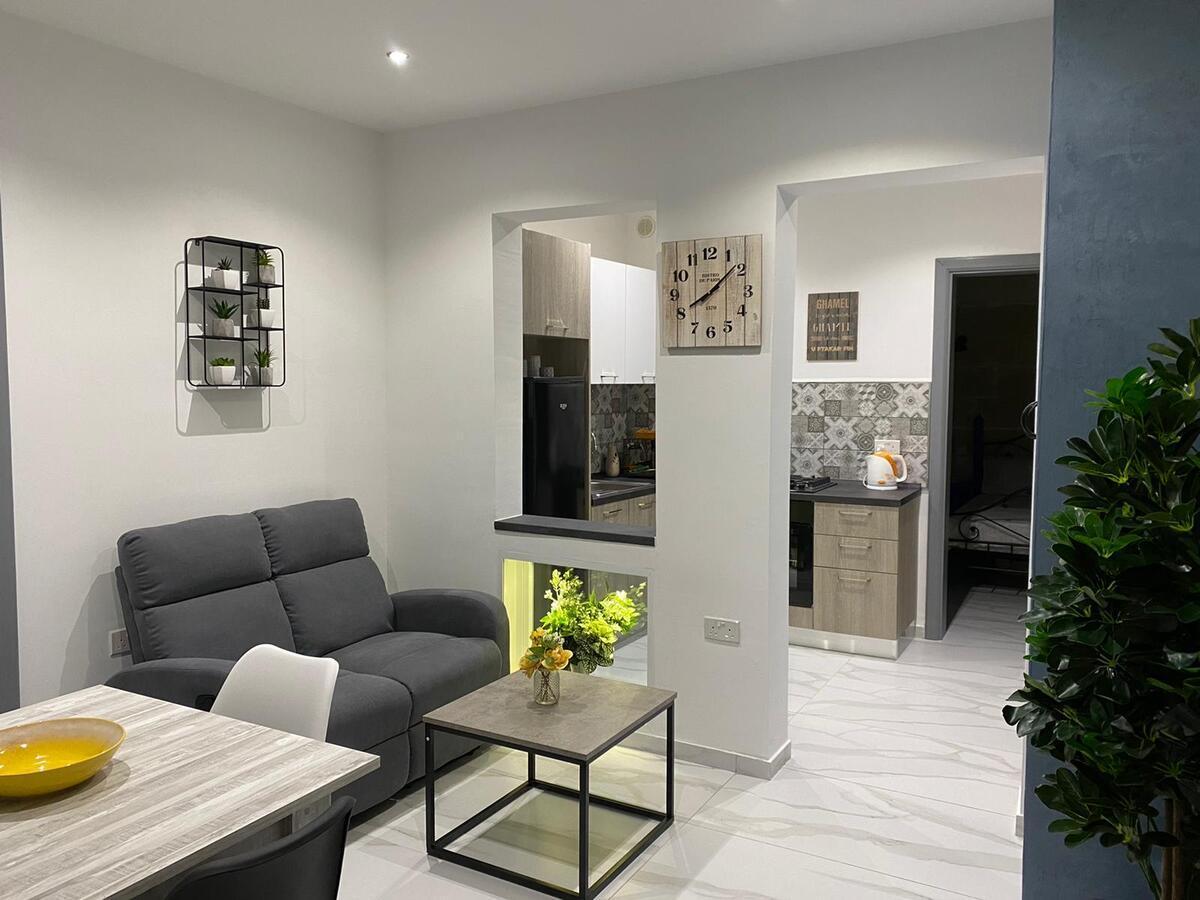 Вилла Cosy Private Townhouse In Heart Of Сенглея Экстерьер фото
